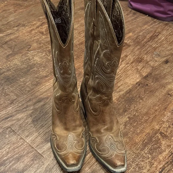 Ariat Tan Brown Embroidered Western Heeled Boots - Picture 4 of 4